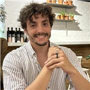 Soy David y mi pasión es que entiendas el deporte como una forma de vida. Estoy especializado en el entrenamiento de la mujer, Core y entrenamiento funcional